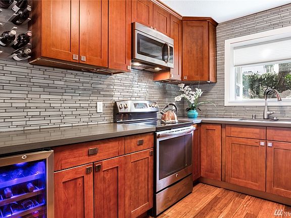 4th image of 703 136th Pl NE APT A1