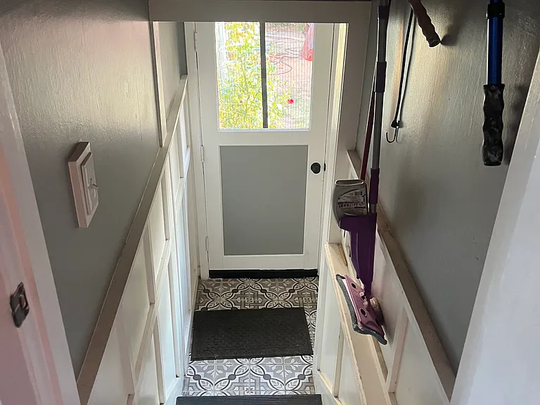 11290 SW Center St — Photo 15