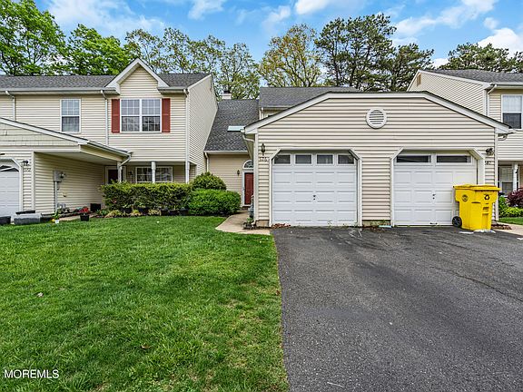2nd image of 576 Woodbine Lane