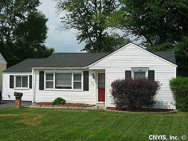 407 Boston Rd photo 1