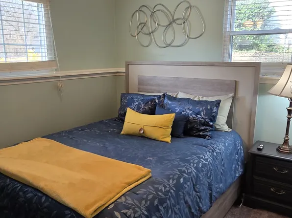 1610 Oak Knoll Ln Room A, Charlotte, NC 28214