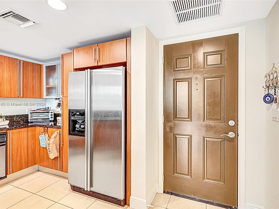 4th image of 610 Clematis St APT 429