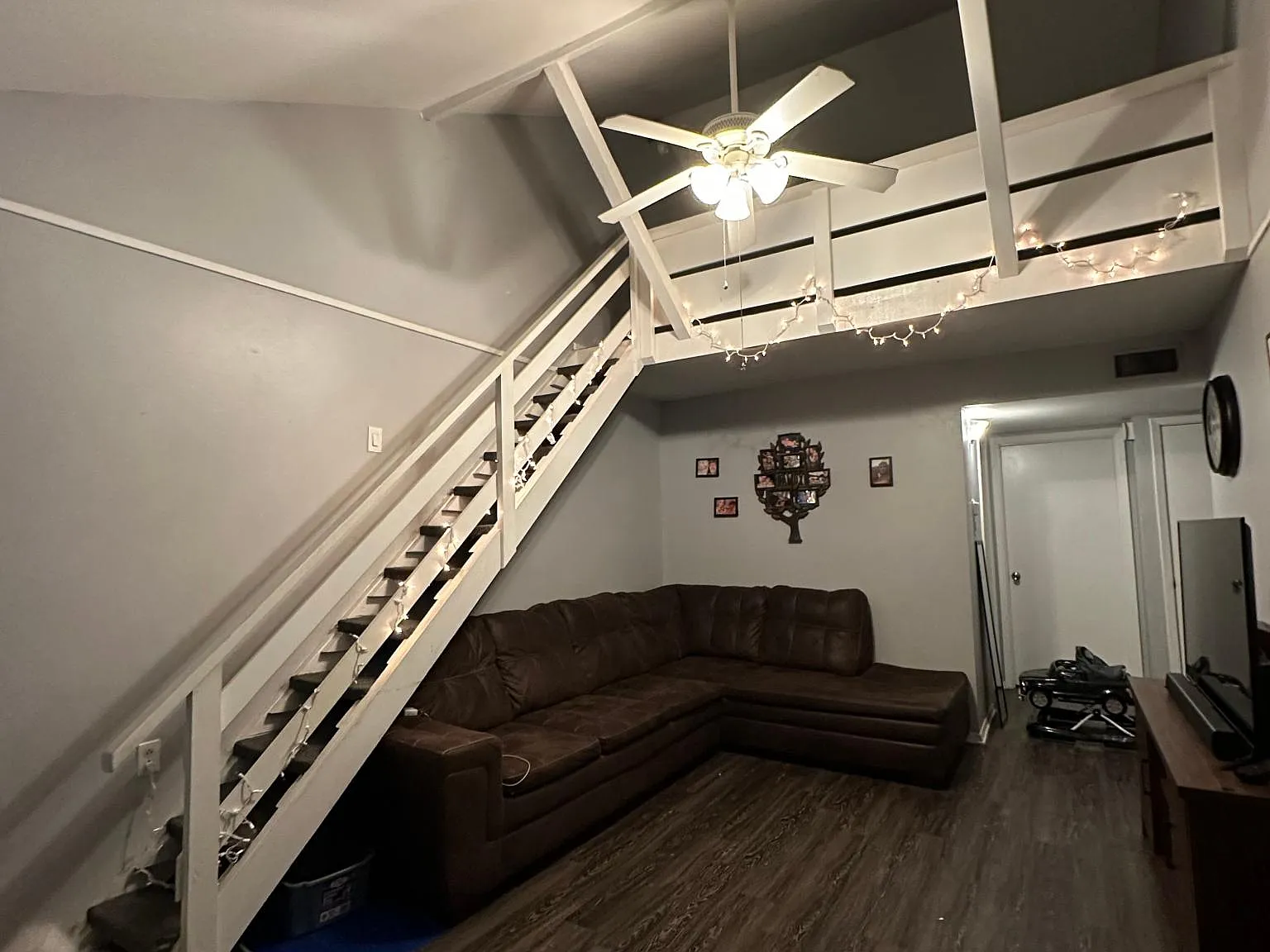 2 bed, 1000 sqft, $1,295 — Photo 2