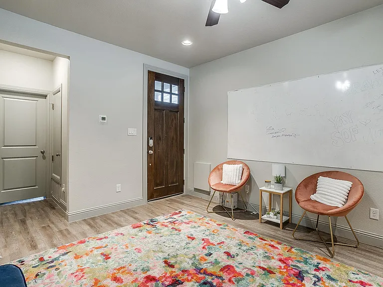 2537 McCart Ave #2537 — Photo 5