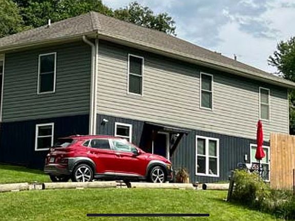 Side view/basement apartment