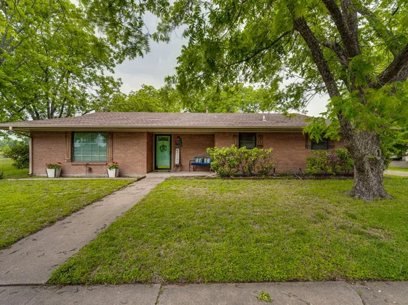 1412 Hillcrest St, Ennis, TX 75119