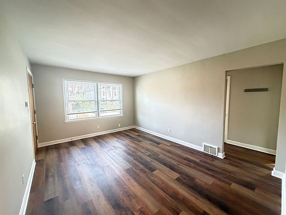 4th image of 2912 Moran Pl #3