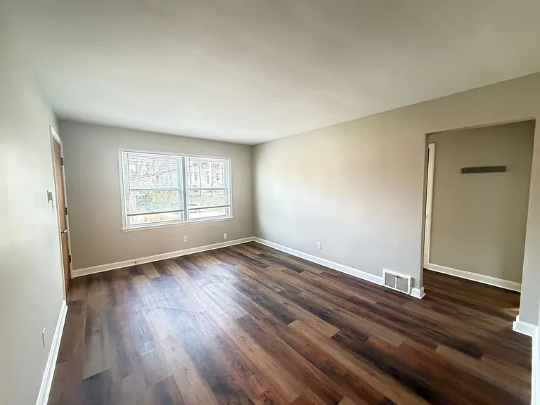 2912 Moran Pl — Photo 4