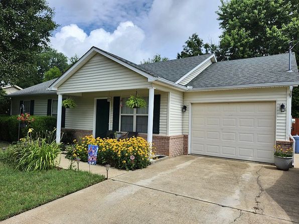 76 Village St