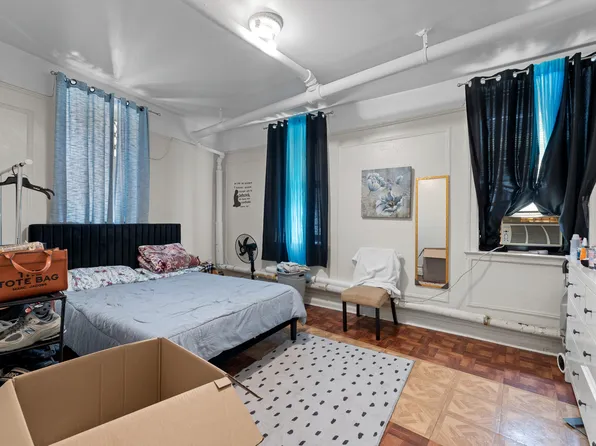 941 Jerome Avenue image 5 of 10