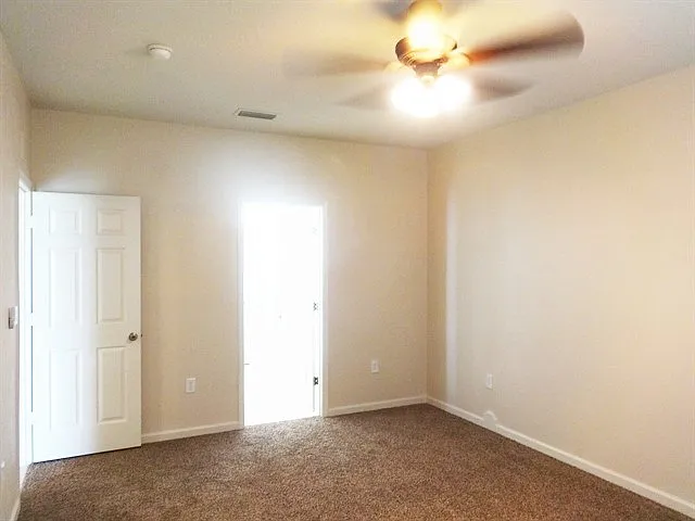 810 Dunkirk Ave NW — Photo 10
