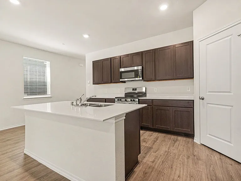 125 Arbor Dr — Photo 9