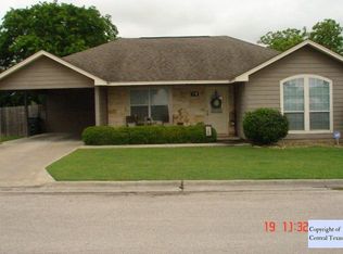 701 NE Guerra Ln, Gonzales, TX 78629