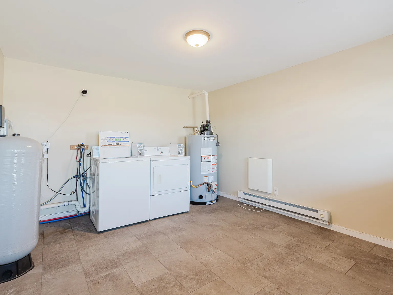 1 bed, 1.0 bath, $750 — Photo 4