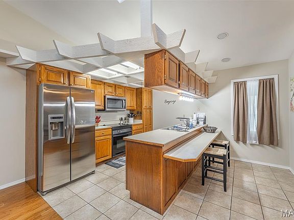 4th image of 3 Shadowbrook Dr