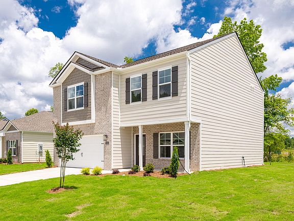 3rd image of 2043 Fairview Hills Dr NE