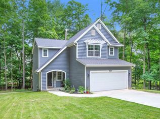 907 Wooded Ln, Marshall, MI 49068