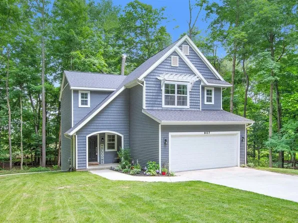 907 Wooded Ln, Marshall, MI 49068