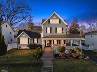 6 Hawthorne St, Rutherford, NJ 07070