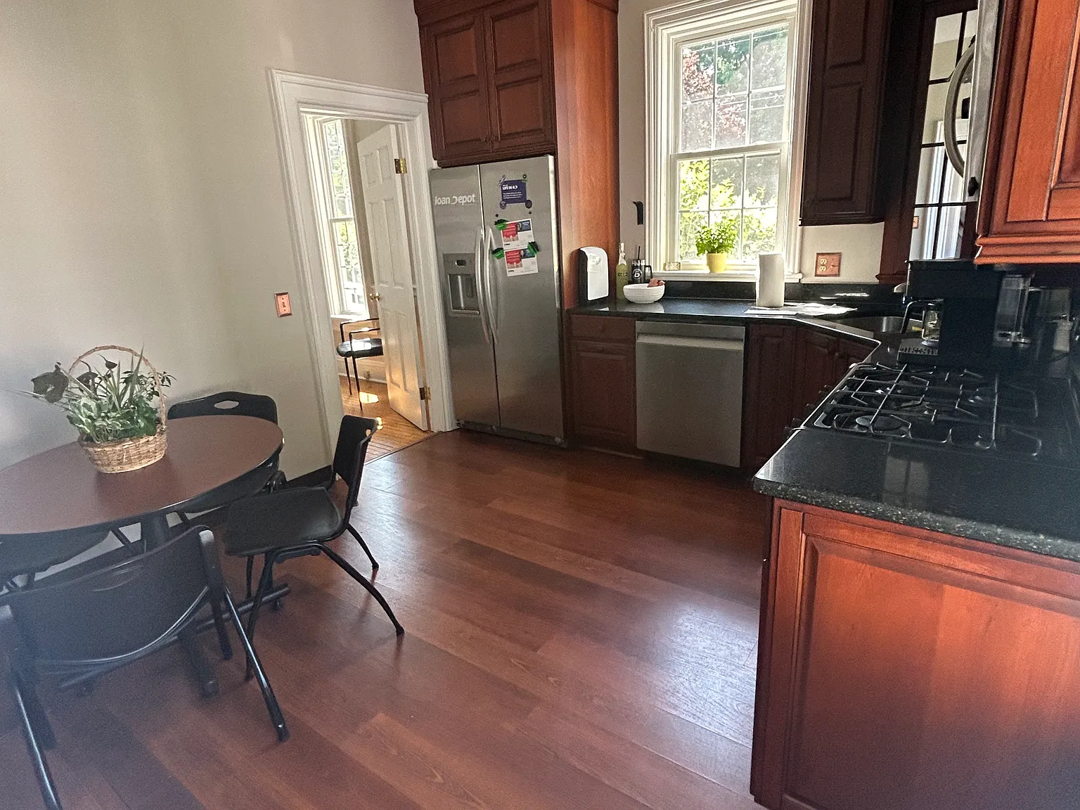 4 bed, 2.5 bath, 2416 sqft, $800 — Photo 2
