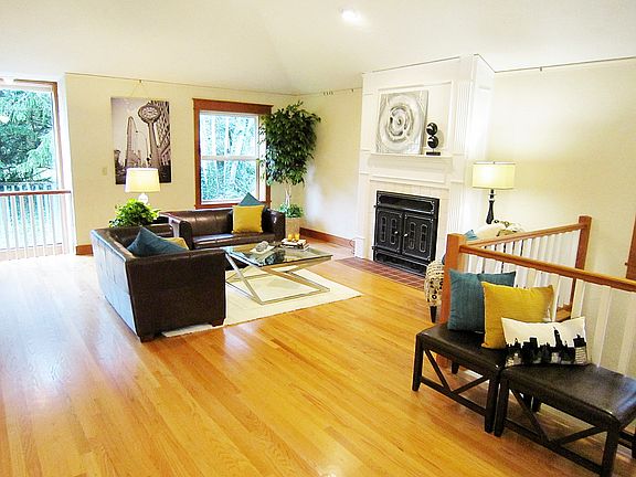 2nd image of 4202 Amber Ct SE