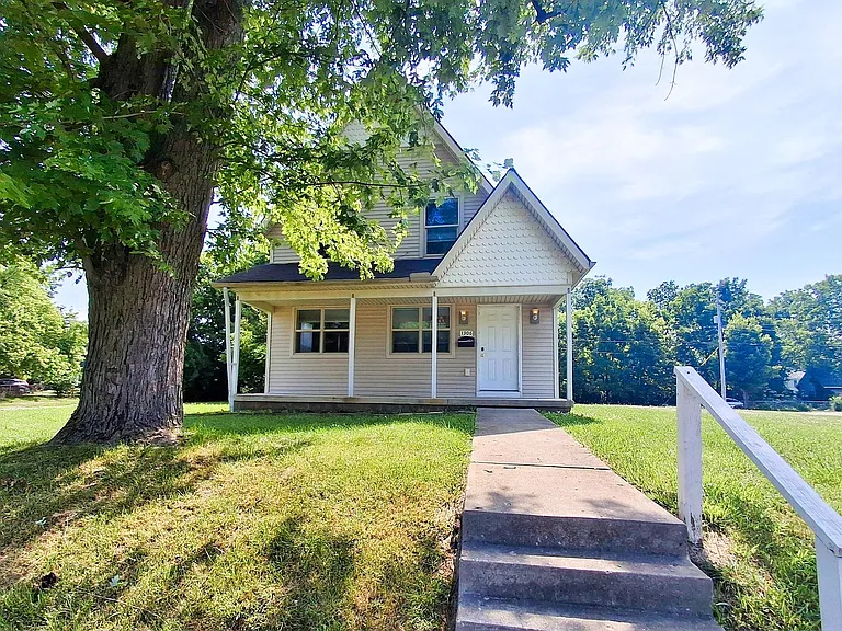 1306 S Limestone St — Photo 1