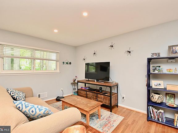 5th image of 14017 Bauer Dr