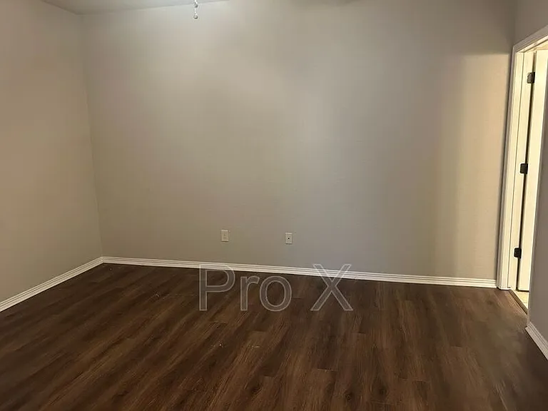 2670 N Valencia Ave #2670 N VALENCIA AVE — Photo 10