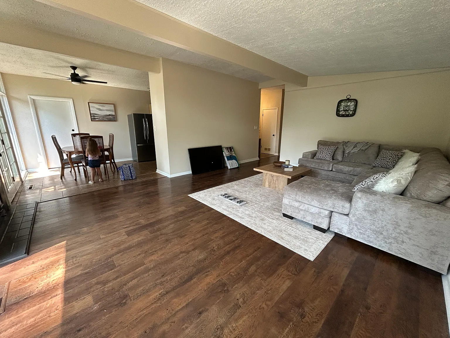 3 bed, 1.5 bath, 1348 sqft, $2,600 — Photo 3