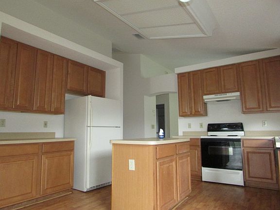 4th image of 5383 Hidden Gardens Dr