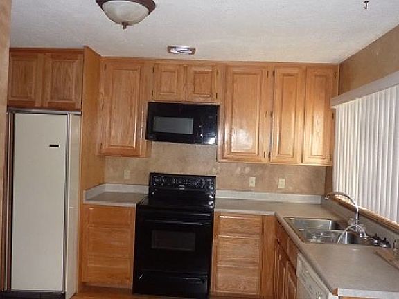 4th image of 821 Flagstaff Ave