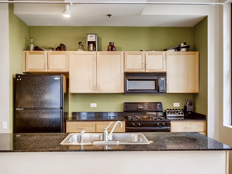 5 N Wabash Ave #1401 — Photo 8