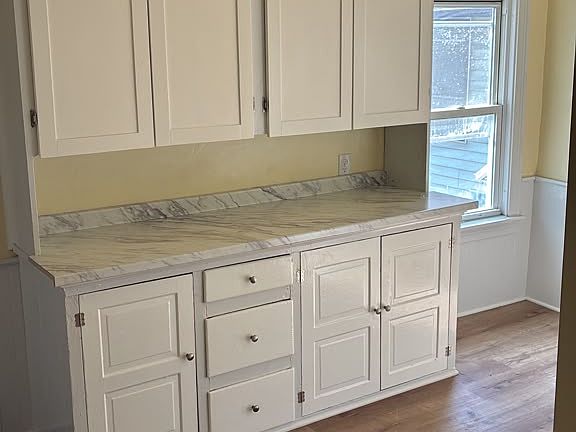 2nd image of 46 Hawley St Unit 2