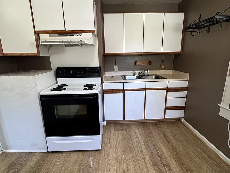 1810 Willow Rd — Photo 11