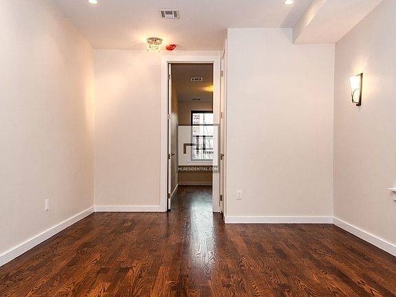 5th image of 24 Richardson St #2RR