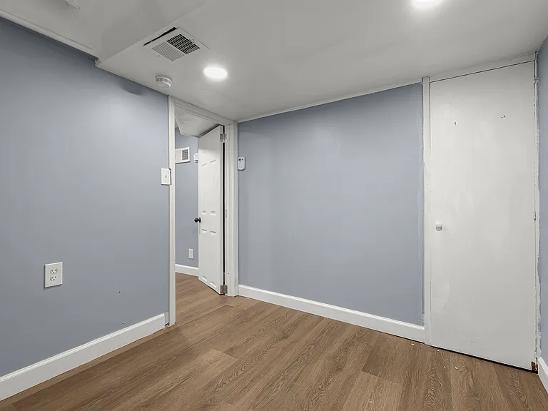 425 Vester St — Photo 10