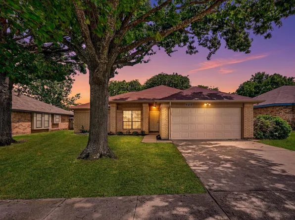 925 Larue Dr, Cedar Hill, TX 75104