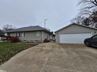 214 C Ave E, Oskaloosa, IA 52577
