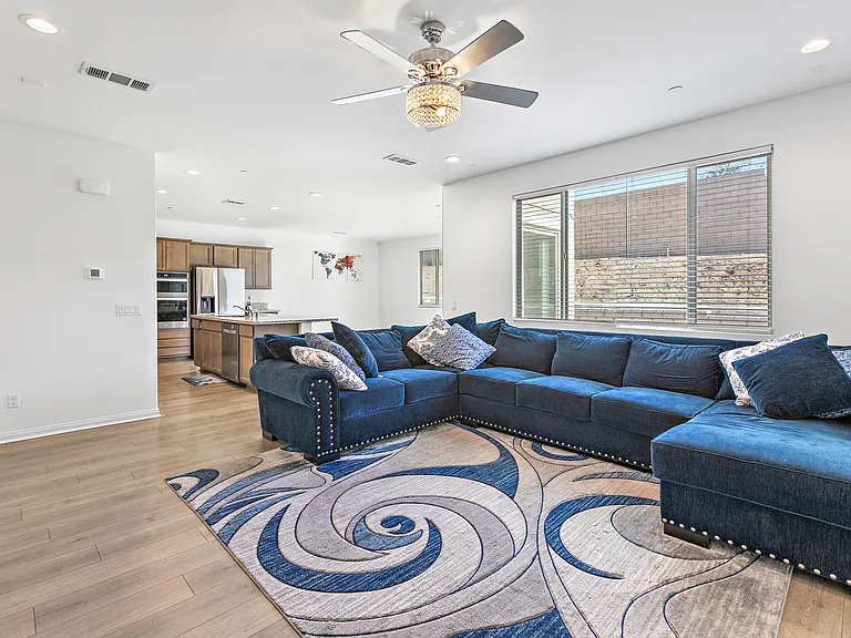 4551 Highland Ave — Photo 13