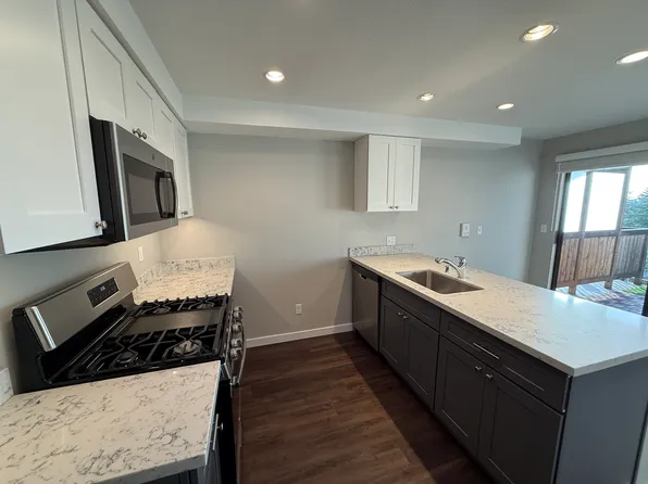 514 NE 97th St APT 301, Seattle, WA 98115