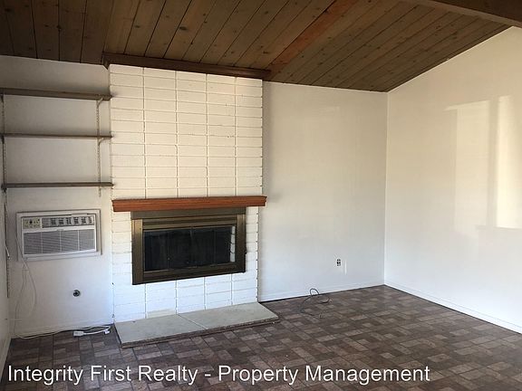 2nd image of 2751 Buena Vista Ave