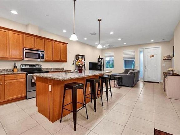 4th image of 2930 Cascada Isles Way