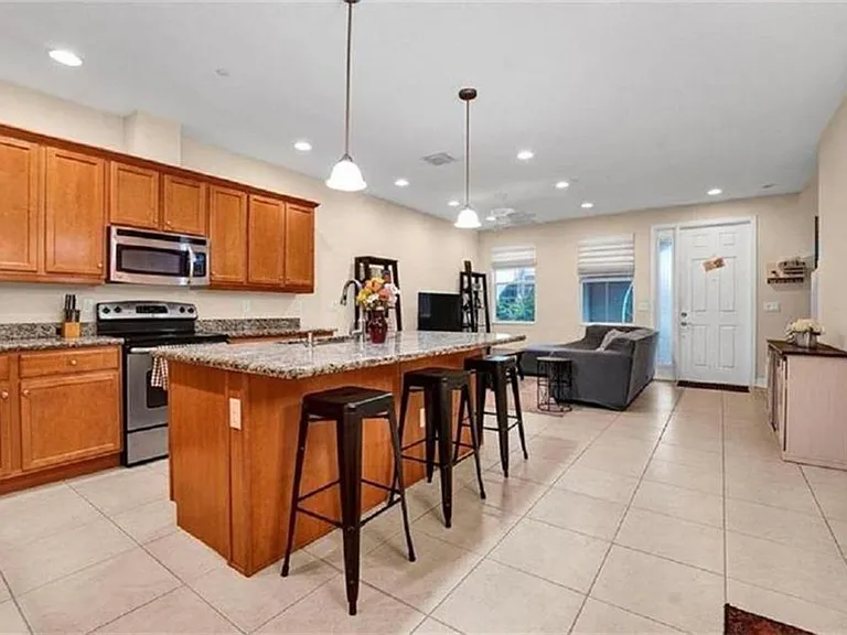2930 Cascada Isles Way — Photo 4