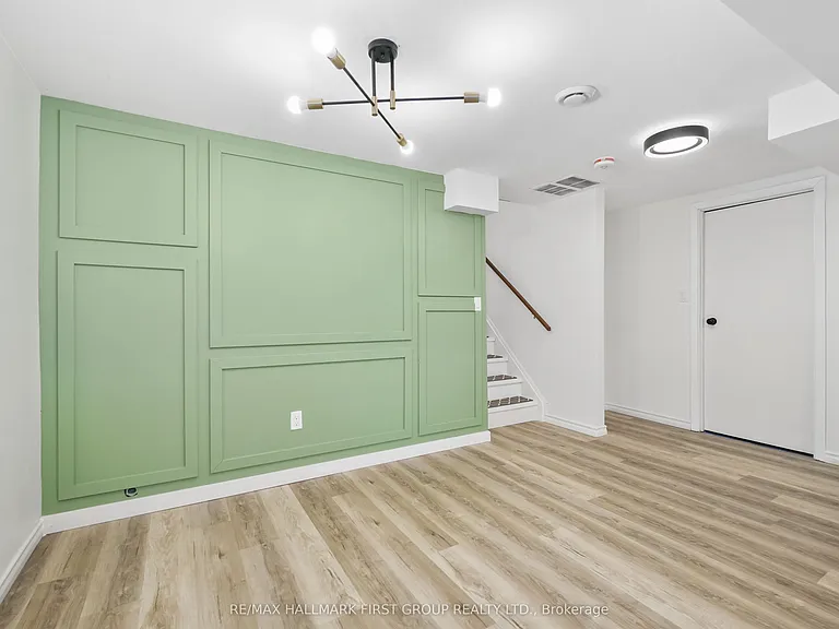 660 Mackechnie Cres #LOWER — Photo 14