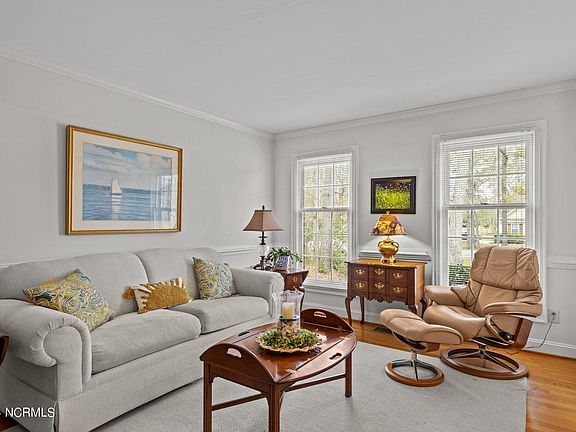 5th image of 900 Lord Granville Drive