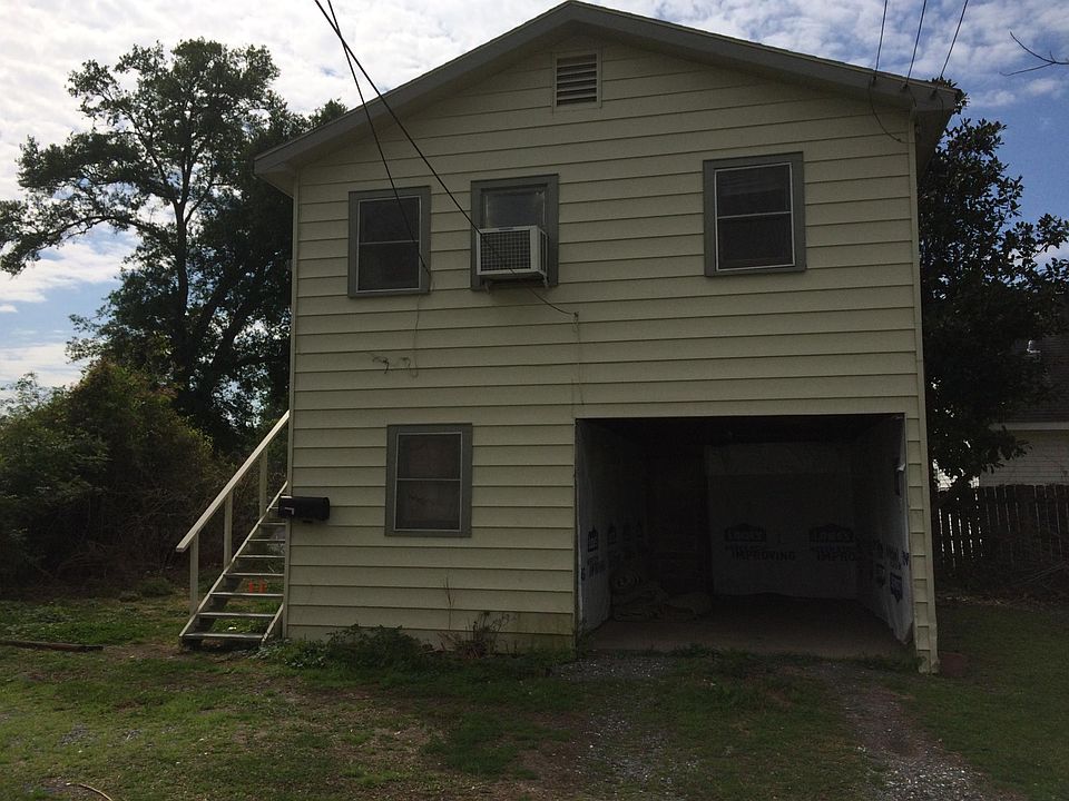 1st image of 720 Live Oak St #B