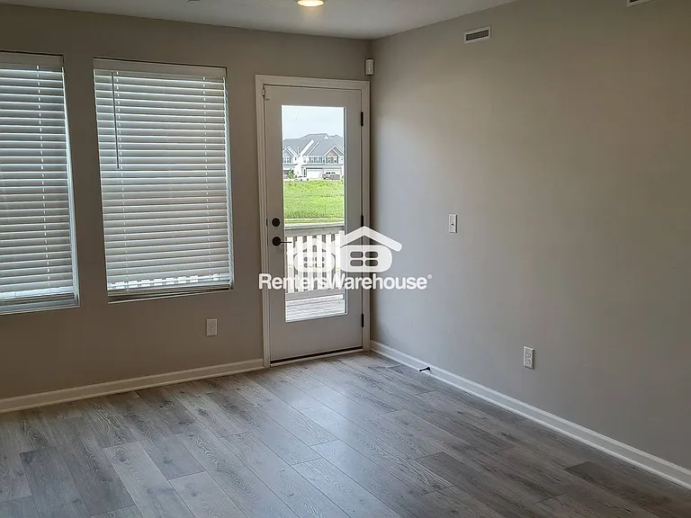 1105 Farrier Rd — Photo 12