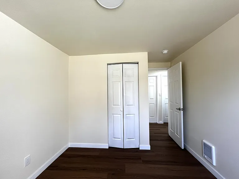 3404 SE 5th St — Photo 12