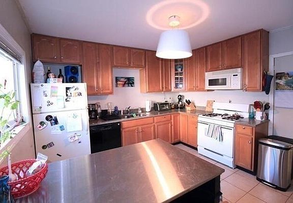 5th image of 31 Montcalm Ave #1
