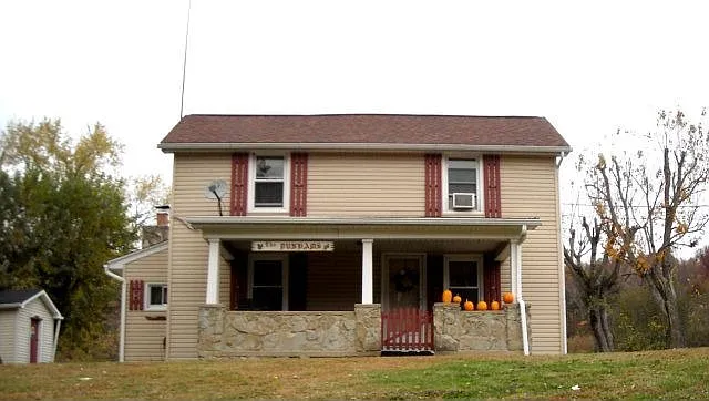610 Walters Rd photo 1